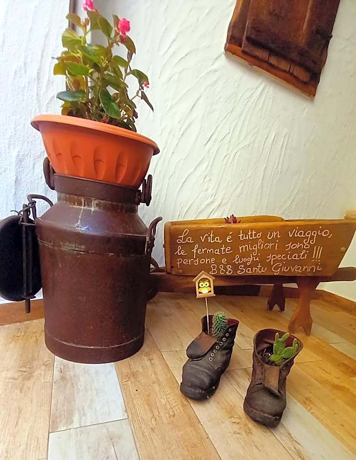 B&B Santu Giuvanni "Un tuffo nel passato Fonnese"