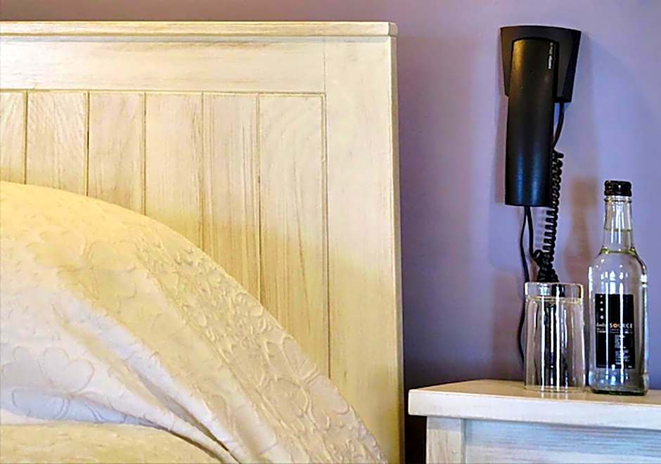 The Hand at Llanarmon