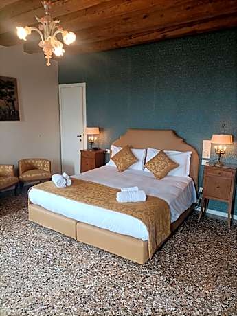 Deluxe Double Room with Grand Canal View
