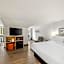 Spark by Hilton Freeport