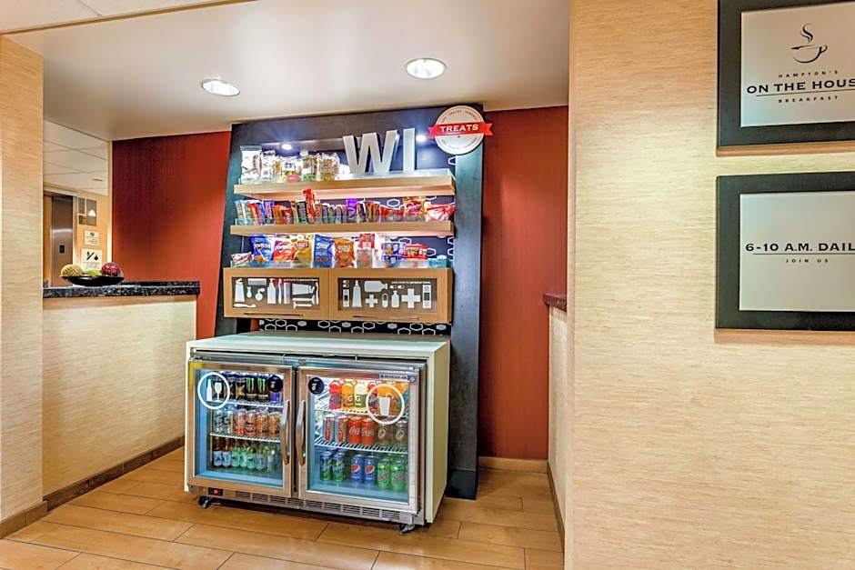 Hampton Inn By Hilton Milwaukee-Airport