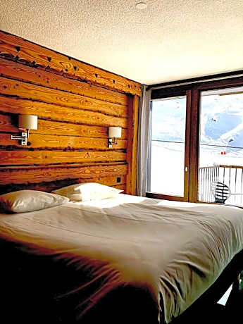Standard Double or Twin Room with Mountain View