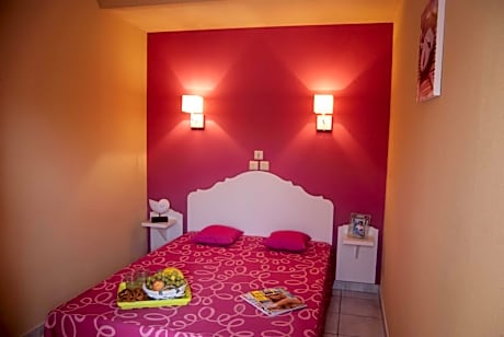 Small Duplex House with Air conditioning  (4-6 Adults)