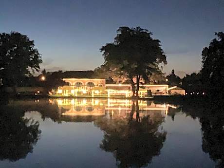 ORANGERIE de CHATEL-Selection FIGARO & ELLE Magazine