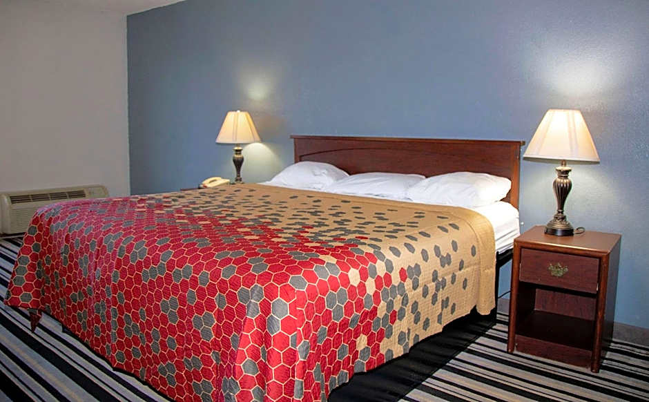 Photo 1 of 10 of Standard 1 King Bed