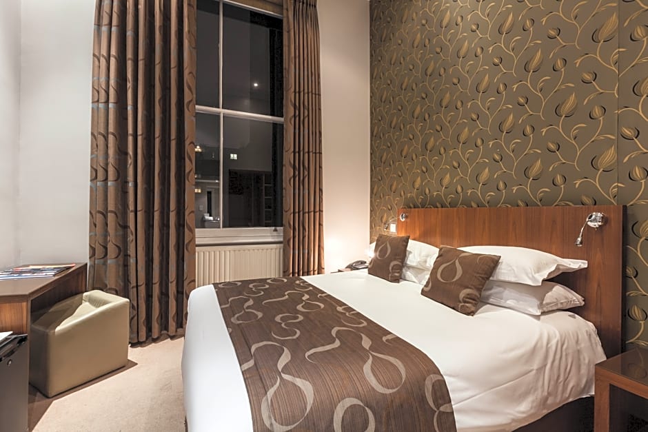 54 Queen's Gate Hotel