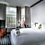 Staypineapple, An Iconic Hotel, The Loop