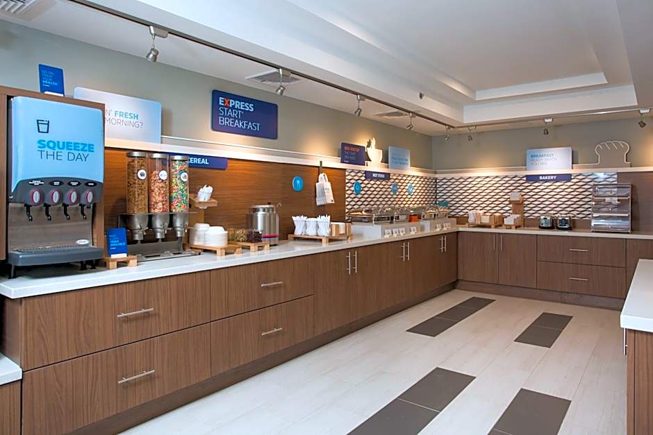 Holiday Inn Express Chelmsford By IHG