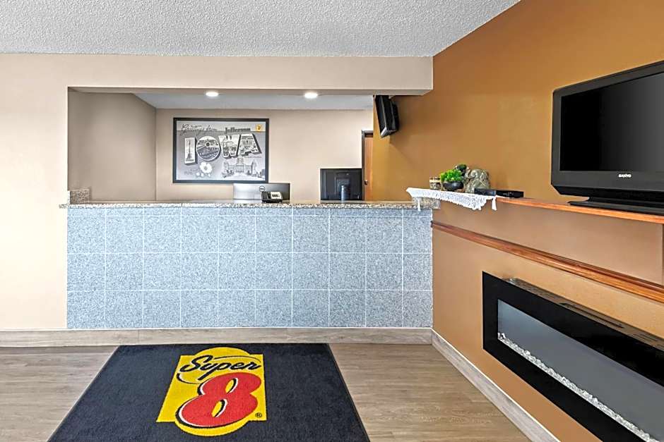 Super 8 by Wyndham Jefferson