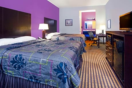 2 Queen Beds Suite Smoking
