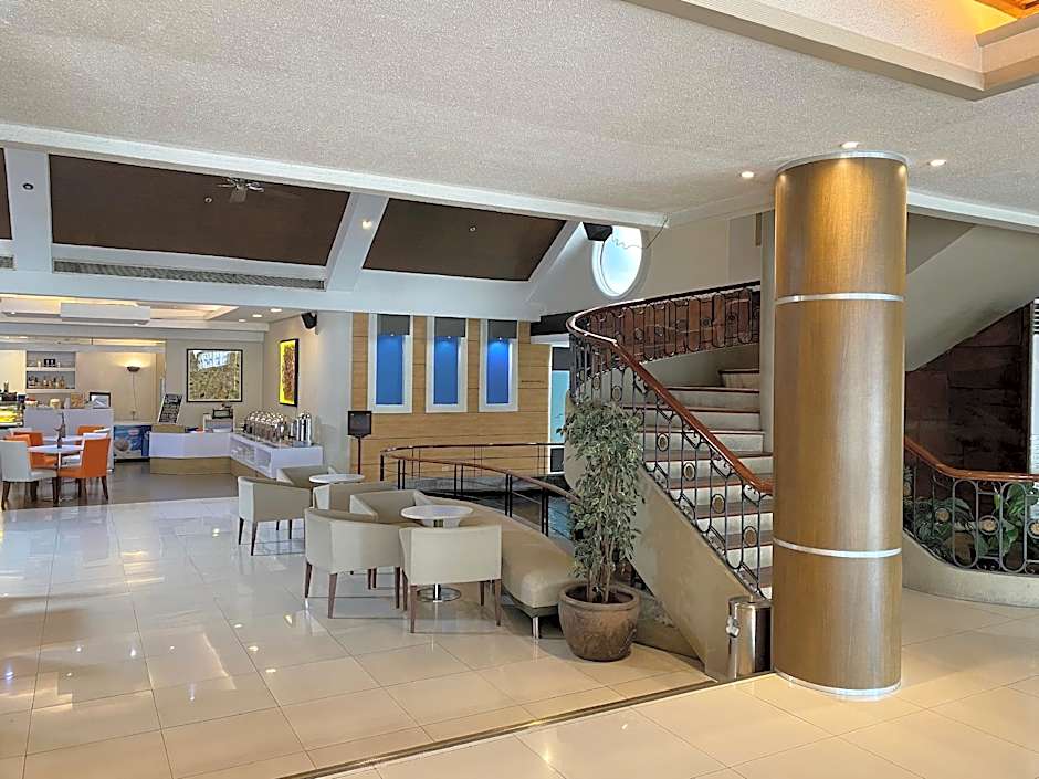 Circle Inn - Hotel & Suites