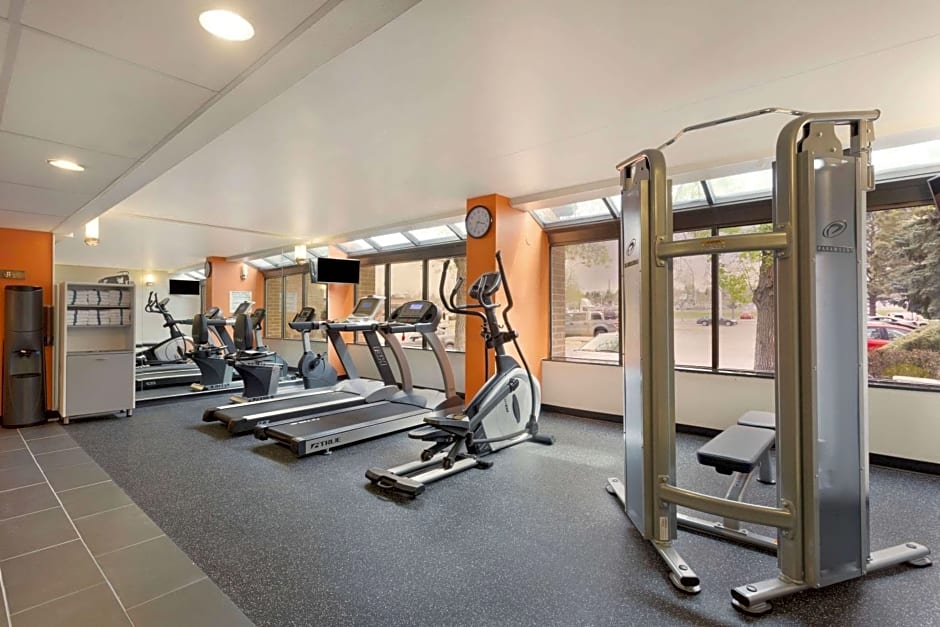 Super 8 by Wyndham Westminster Denver North