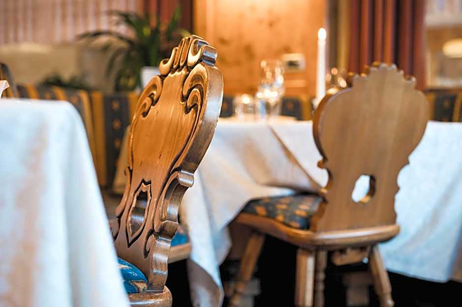 Laguscei Dolomites Mountain Hotel