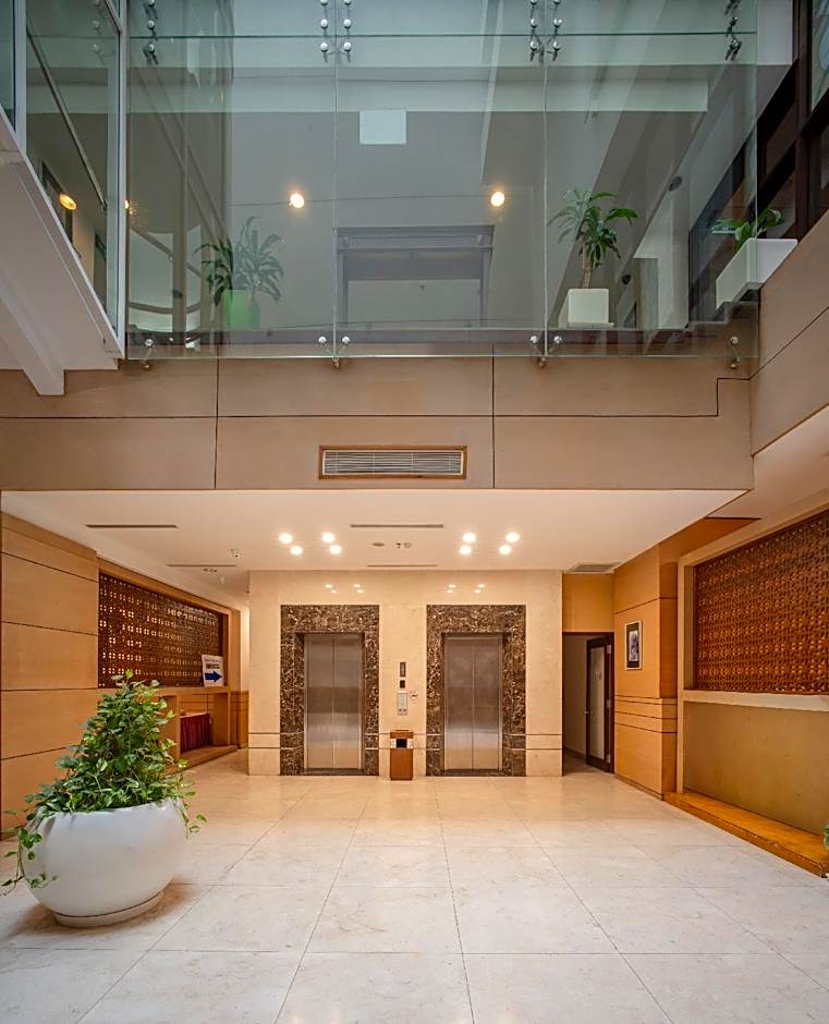 Nhi Phi Hotel Nha Trang