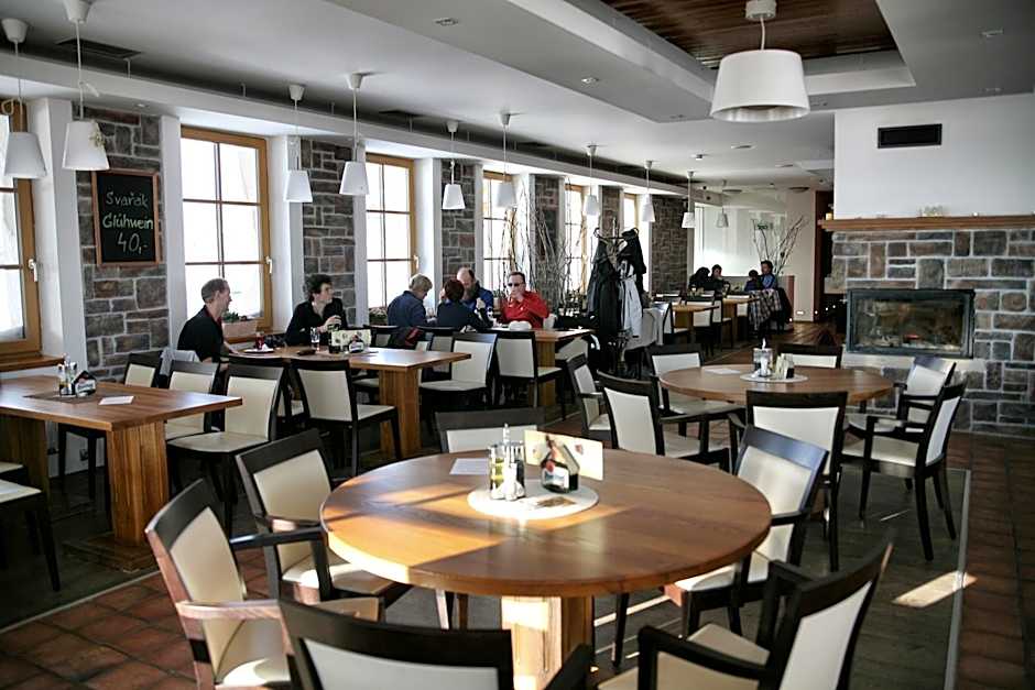 Hotel Krušnohorský Dvůr