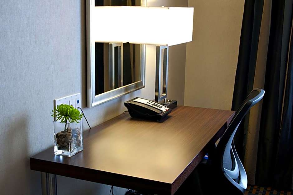 Holiday Inn Express Pembroke By IHG