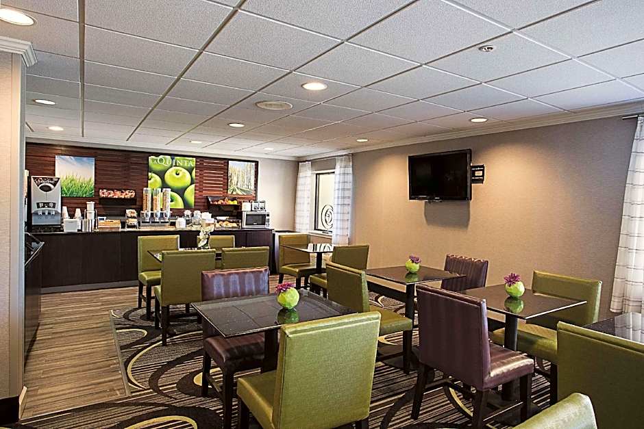 La Quinta Inn & Suites by Wyndham Baton Rouge Siegen Lane