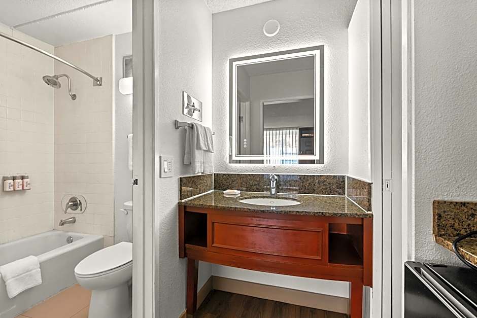 Vagabond Inn Executive Old Town