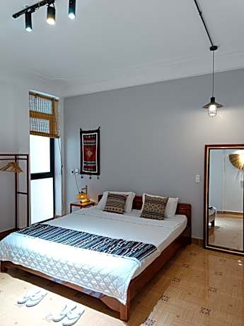 An Homestay & Hostel Motorbikes & Tours