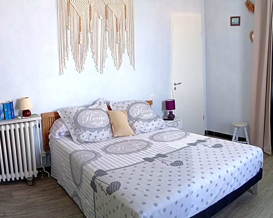 Chambres d'hôte A Caserella, Maison de village rénovée avec vue sur mer