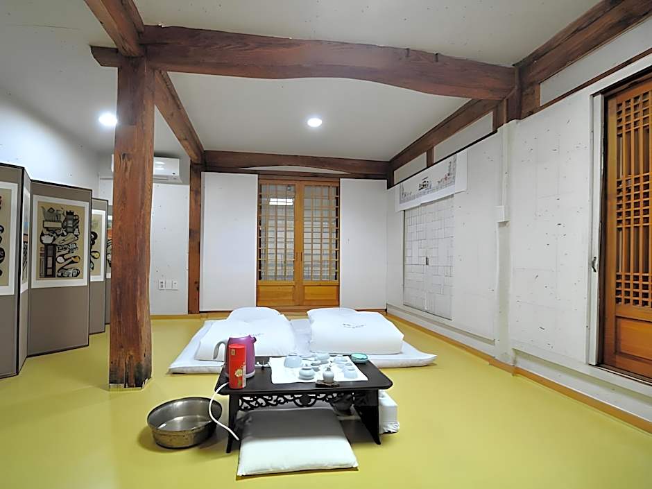 Gallery Jin Hanok Guesthouse