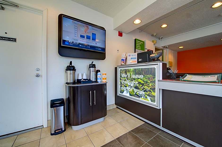 Motel 6-Seattle, WA - Airport