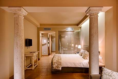 Deluxe Room with Terrace