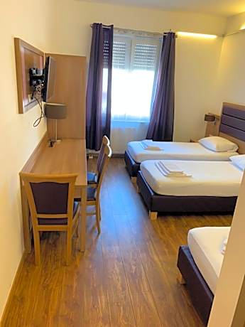 Comfort Triple Room with Shower