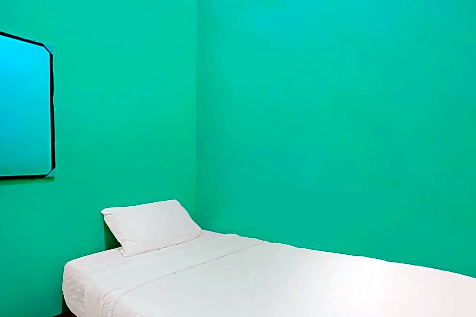 Hotel O Penginapan LorraNearPasar Oleh Oleh