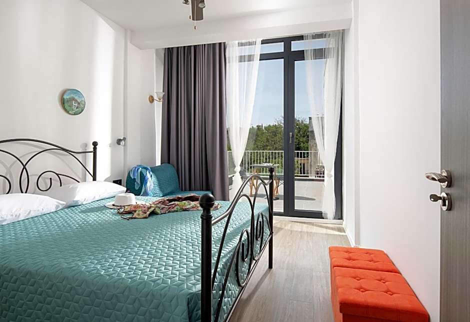 Photo 1 of 17 of Suite, Sea View