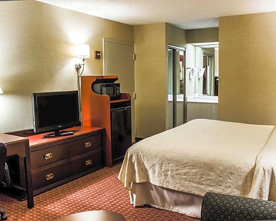 Quality Inn Roanoke near Lake Gaston