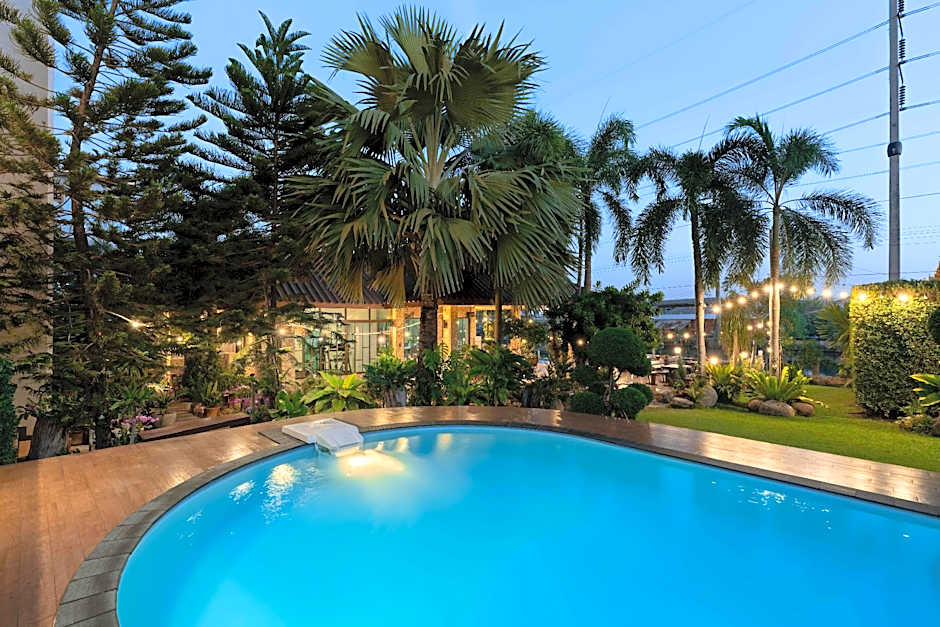 Golden Foyer Suvarnabhumi Airport Hotel