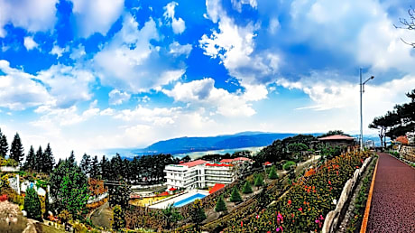 LA NICHOLAS - LAKE VIEW ( BY SUMMIT HOTELS)