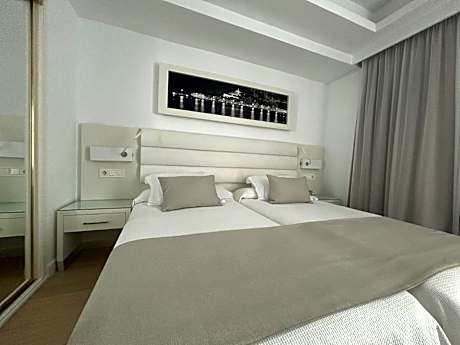 Double or Twin Room with Street View