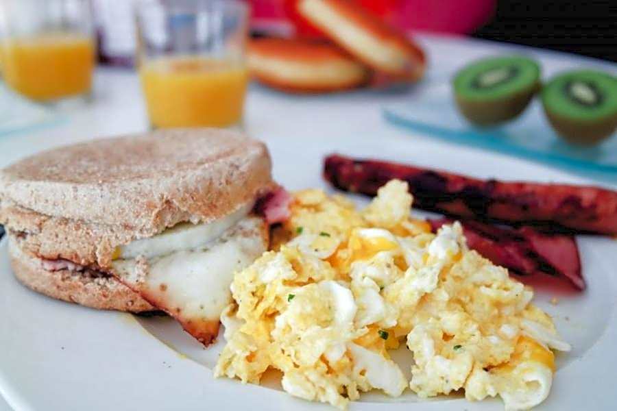 Aztic Hotel and Executive Suites