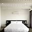 Hollywood Hills Hotel