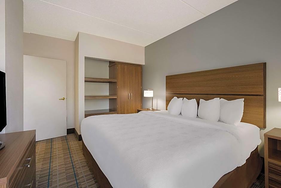 MainStay Suites Wilmington - University Area
