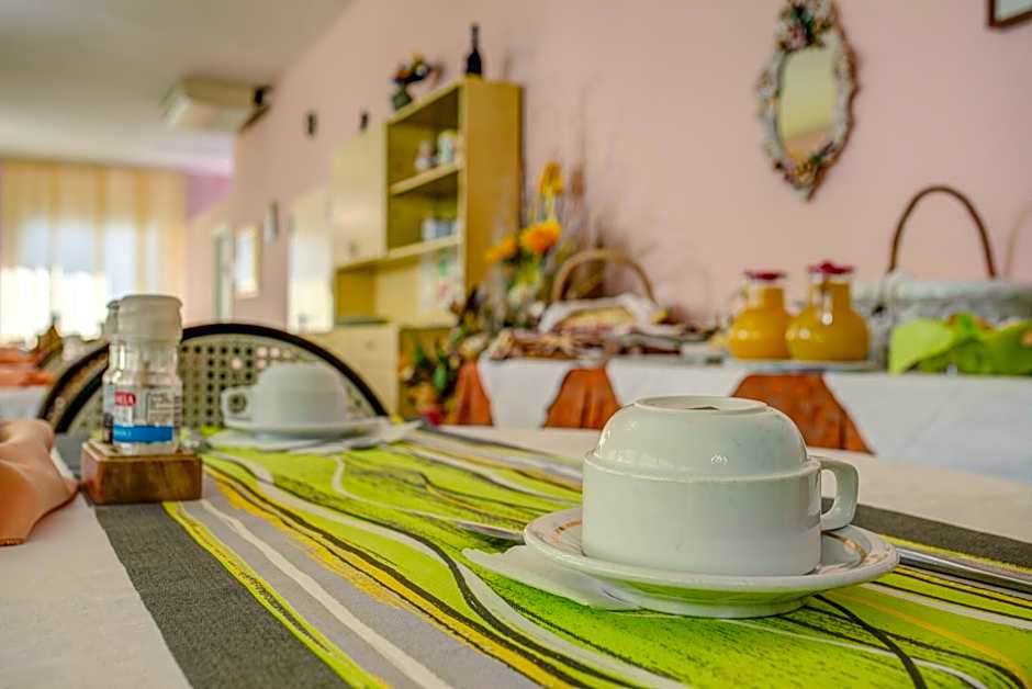 Hotel Diamante 5 minuti dalla fiera di rimini CON PARCHEGGIO INCLUSO