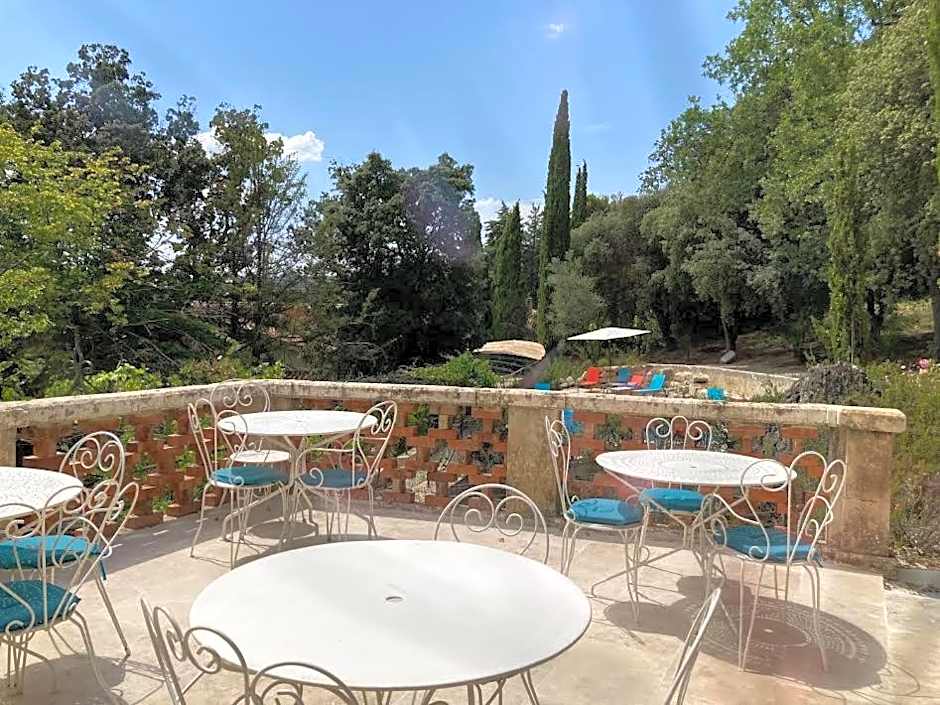 Domaine La Tour - SPA - Jacuzzi - Sauna - Massage - 4 SAISONS - Piscine Chauffée Toute l'année - Heated POOL - 800m City Centre Nyons