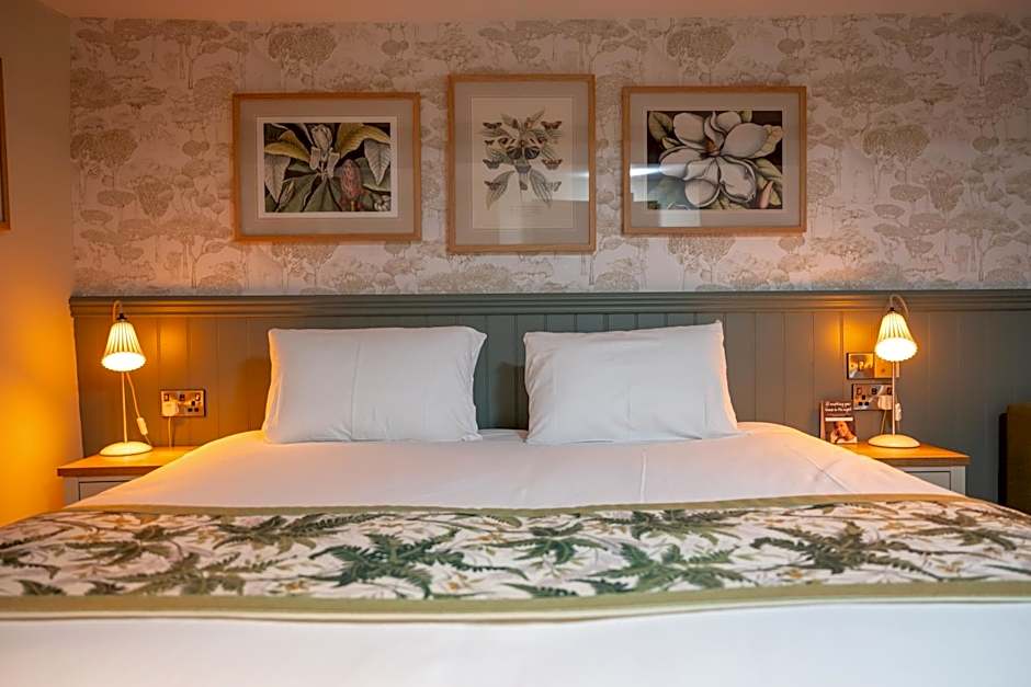 Rockingham Arms By Greene King Inns