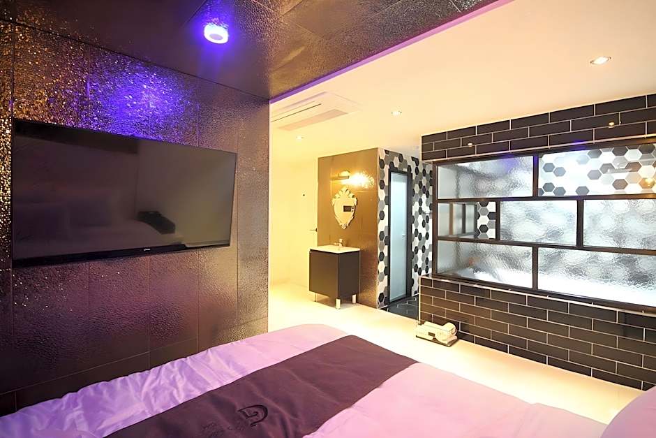 Gray Hotel