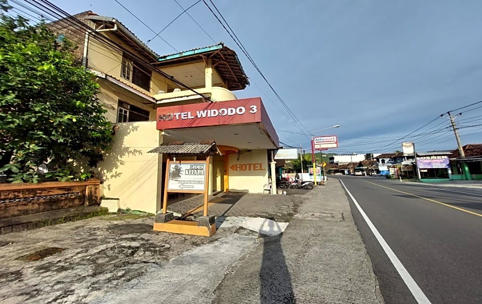 HOTEL PARANGTRITIS WIDODO TUSTIYANI