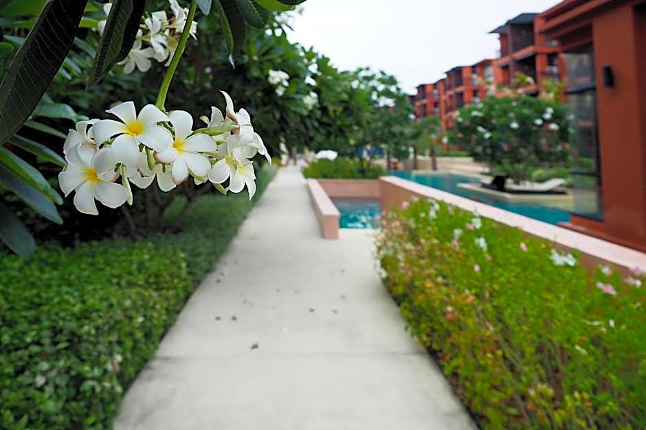 Bluroc Huahin Pool View
