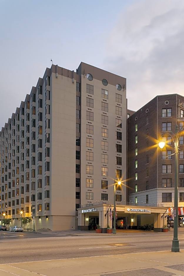 DoubleTree by Hilton Memphis Downtown – Memphis, TN