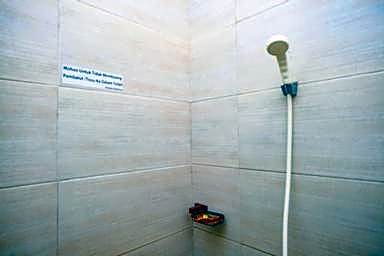 RedDoorz @ Shabrina Homestay Syariah Maguwo