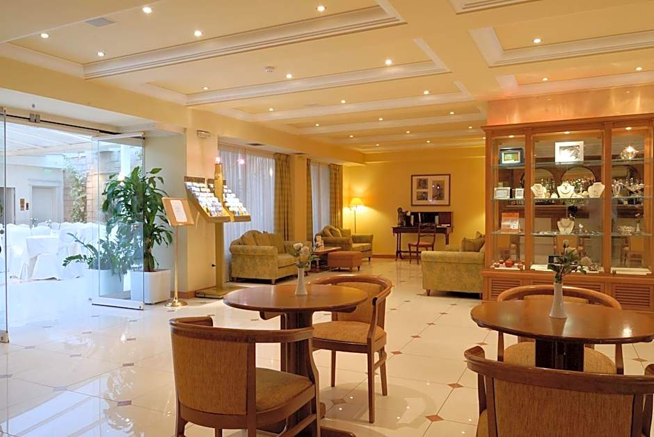 Athens Atrium Hotel & Jacuzzi Suites