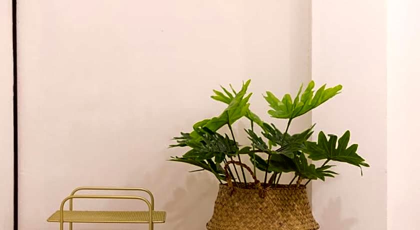 Isara Boutique Hotel and Cafe