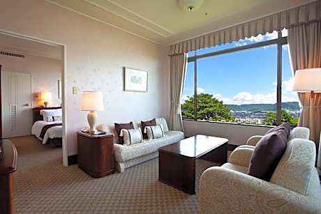 Suite with Mountain View