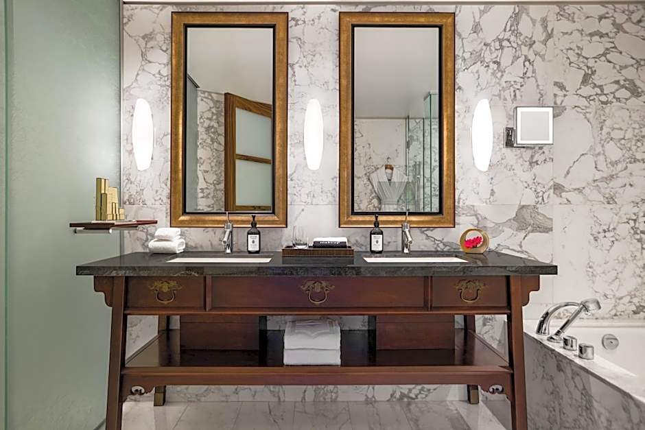 Hyatt Vancouver Downtown Alberni