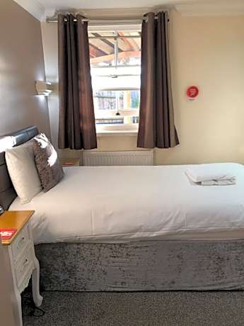 Classic Single Room with Shower